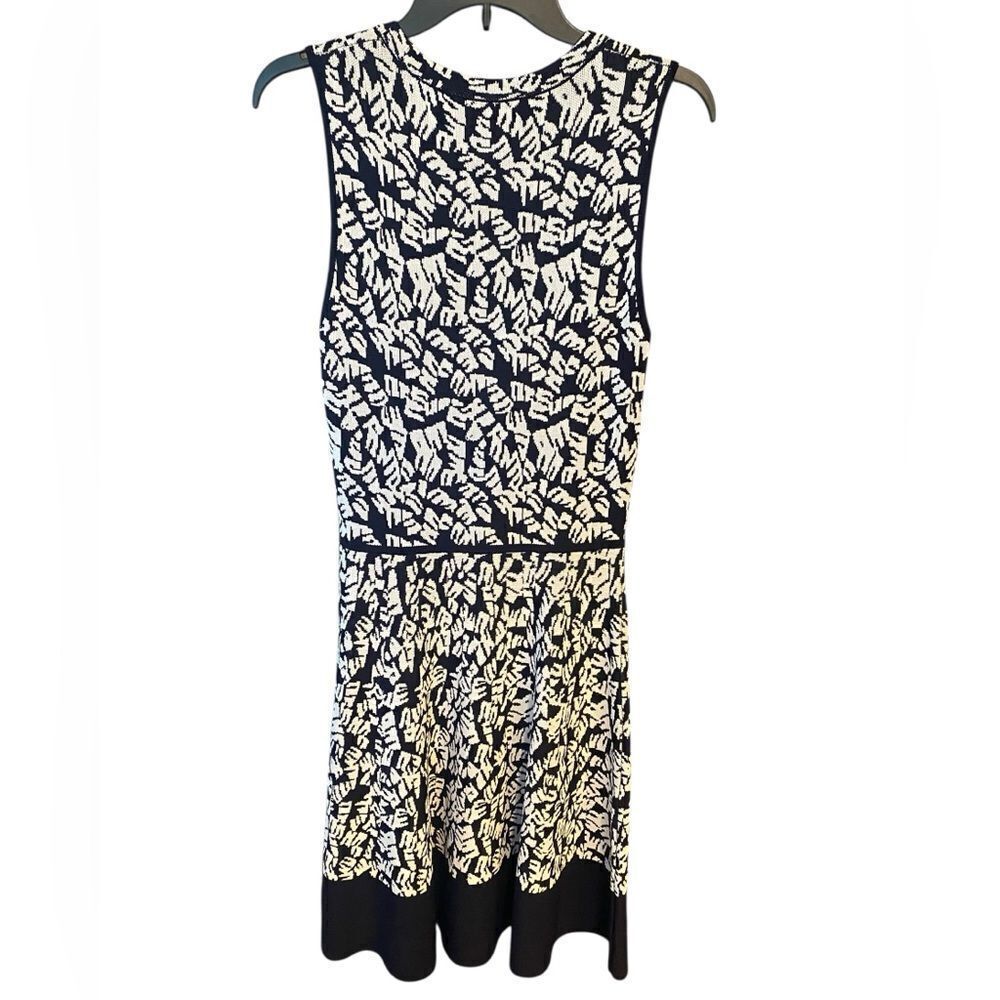 Eliza J. Sz M Navy Blue Print Sleeveless Drop Waist Luxury Knit Dress - Picture 2 of 8